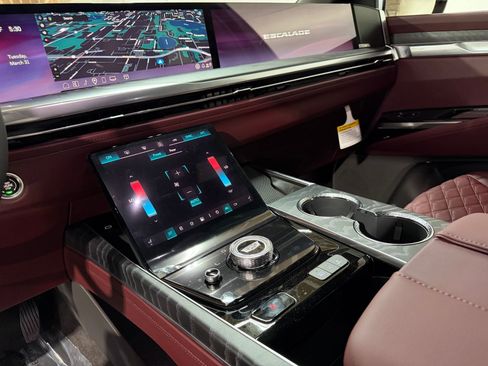 New 2026 Cadillac Escalade Luxury w/ Touring Package AWD/4WD image 29