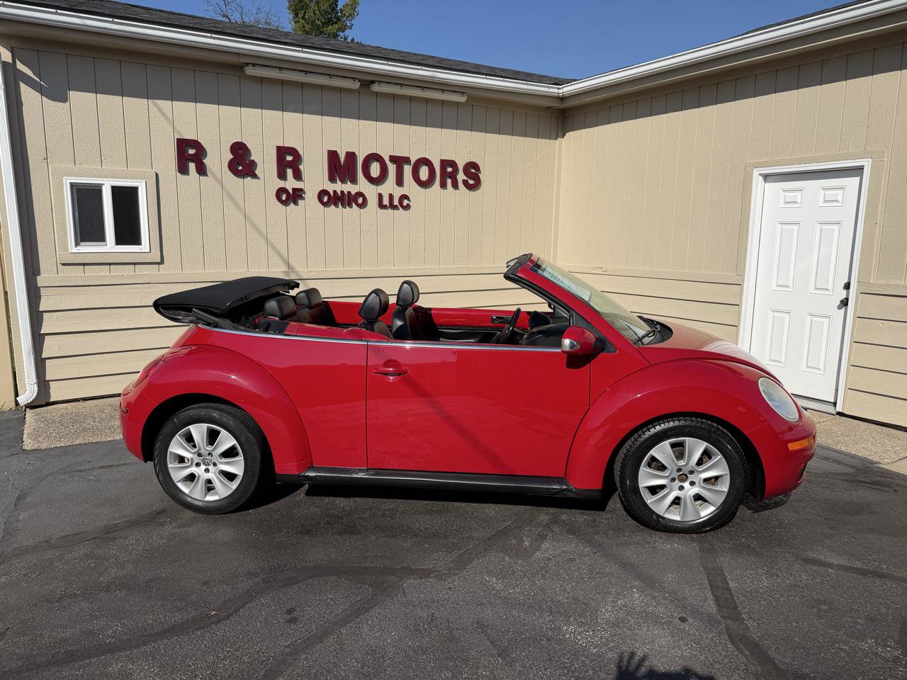 Used 2010 Volkswagen Beetle Convertible FWD image 14