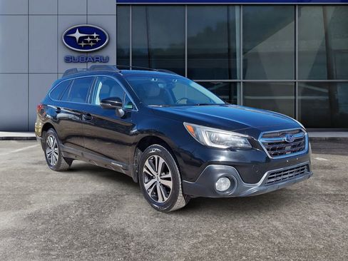 Used 2018 Subaru Outback 2.5i Limited image 2