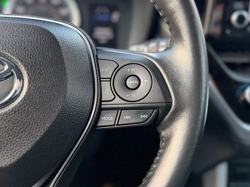 Used 2023 Toyota Corolla Cross XSE image 10