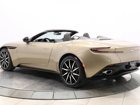Used 2019 Aston Martin DB11 Volante RWD image 56