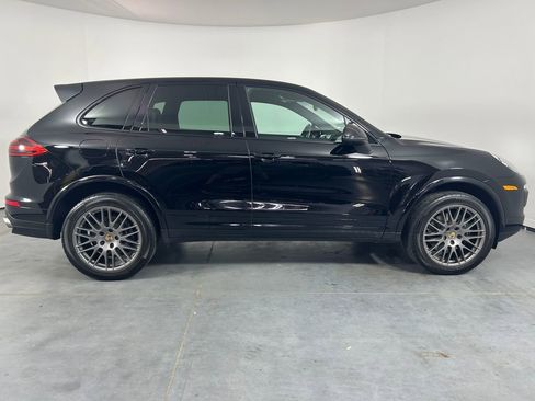 Used 2017 Porsche Cayenne Platinum Edition AWD/4WD image 8