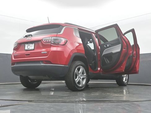 Used 2024 Jeep Compass Latitude AWD/4WD image 59