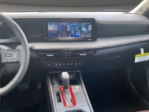 New 2026 Nissan Kicks SR w/ SR Premium Package FWD image 6