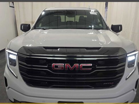 Certified 2022 GMC Sierra 1500 AT4 w/ Technology Package image 8