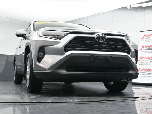 Used 2020 Toyota RAV4 XLE image 33