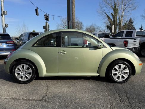 Used 2008 Volkswagen Beetle S image 8