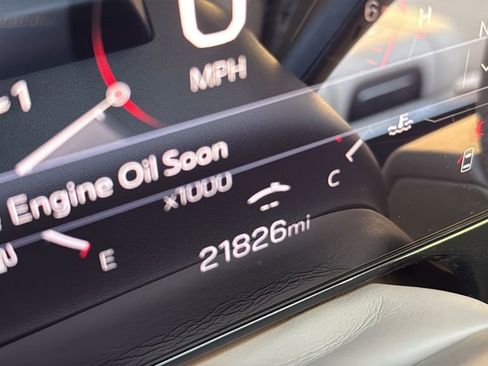 Used 2025 GMC Yukon XL Denali w/ Denali Reserve Package image 10