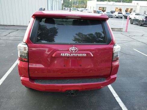 Used 2024 Toyota 4Runner SR5 Premium w/ Moonroof Package RWD image 9