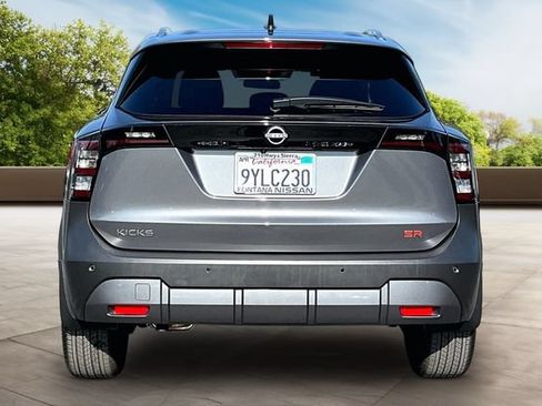 Certified 2026 Nissan Kicks SR FWD image 5