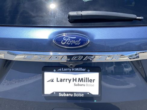 Used 2018 Ford Explorer XLT w/ Equipment Group 201A AWD/4WD image 15