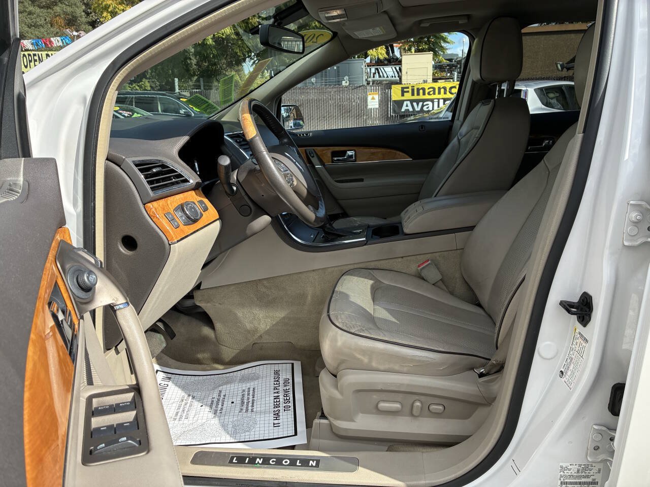 Used 2012 Lincoln MKX AWD image 3