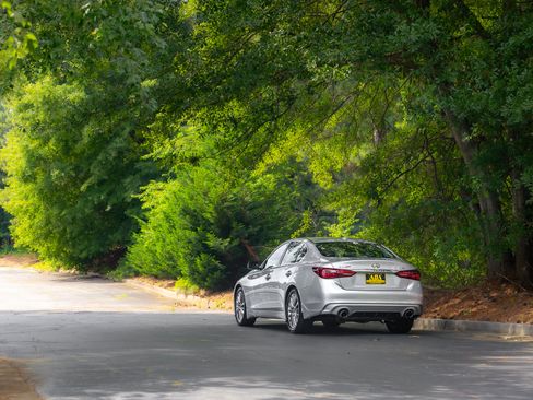 Used 2018 INFINITI Q50 Luxe w/ Essential Package (3.0T Luxe) RWD image 39