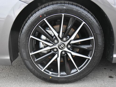 Used 2024 Toyota Camry SE image 12