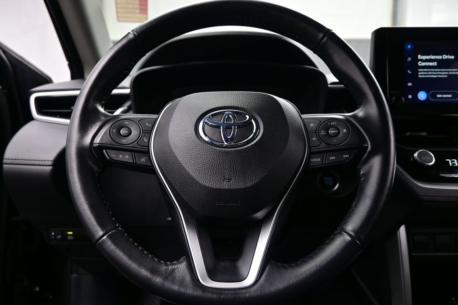 Used 2023 Toyota Corolla Cross LE AWD/4WD image 22