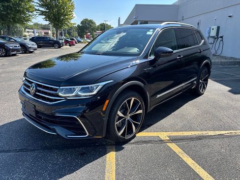 Used 2024 Volkswagen Tiguan SEL R-Line AWD/4WD image 3