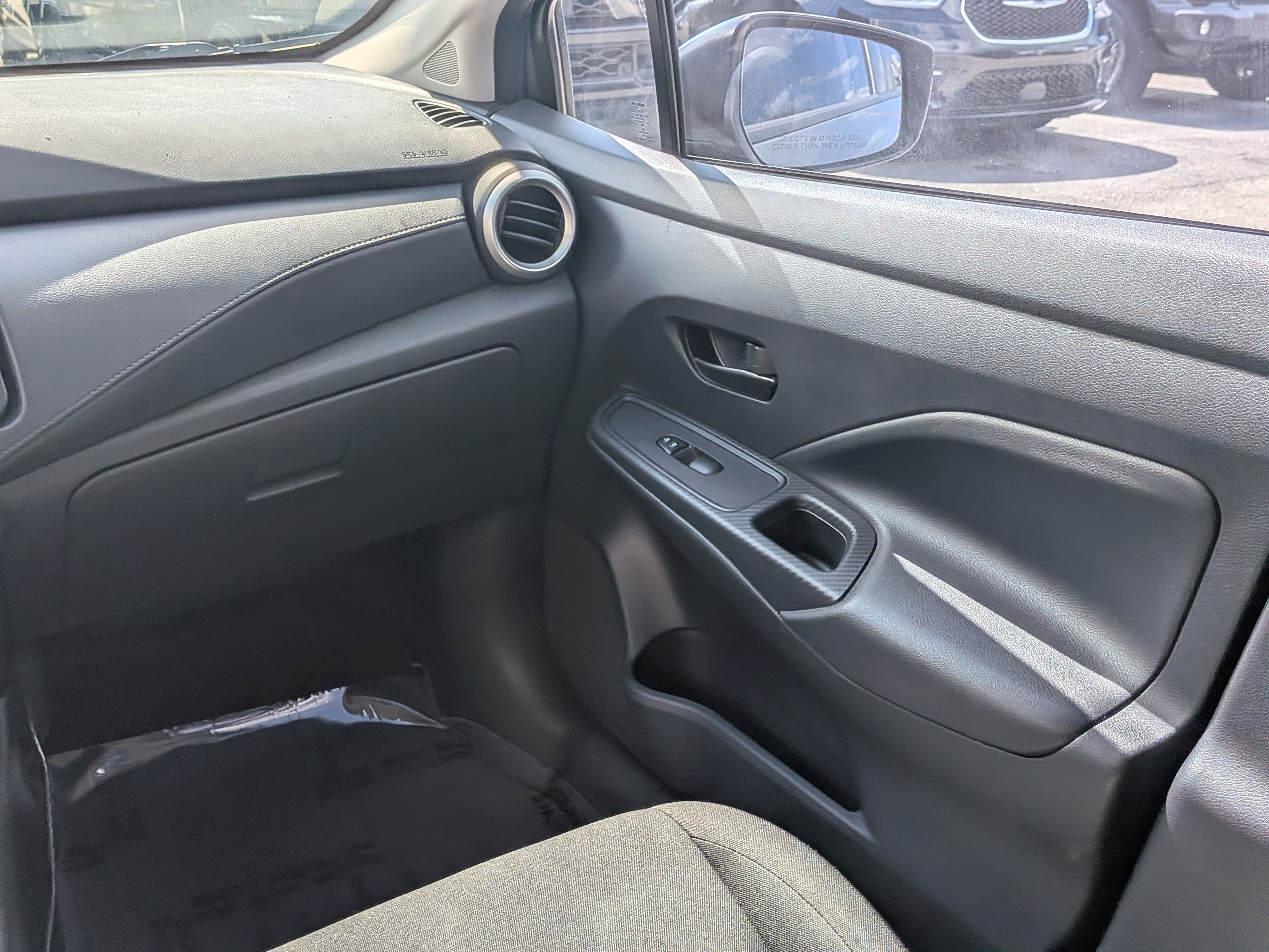 Used 2021 Nissan Versa S FWD image 17