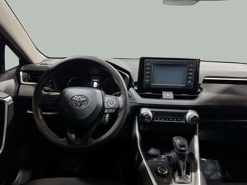 Used 2019 Toyota RAV4 LE image 17