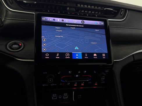 Certified 2024 Jeep Grand Cherokee Limited w/ Luxury Tech Group II image 14