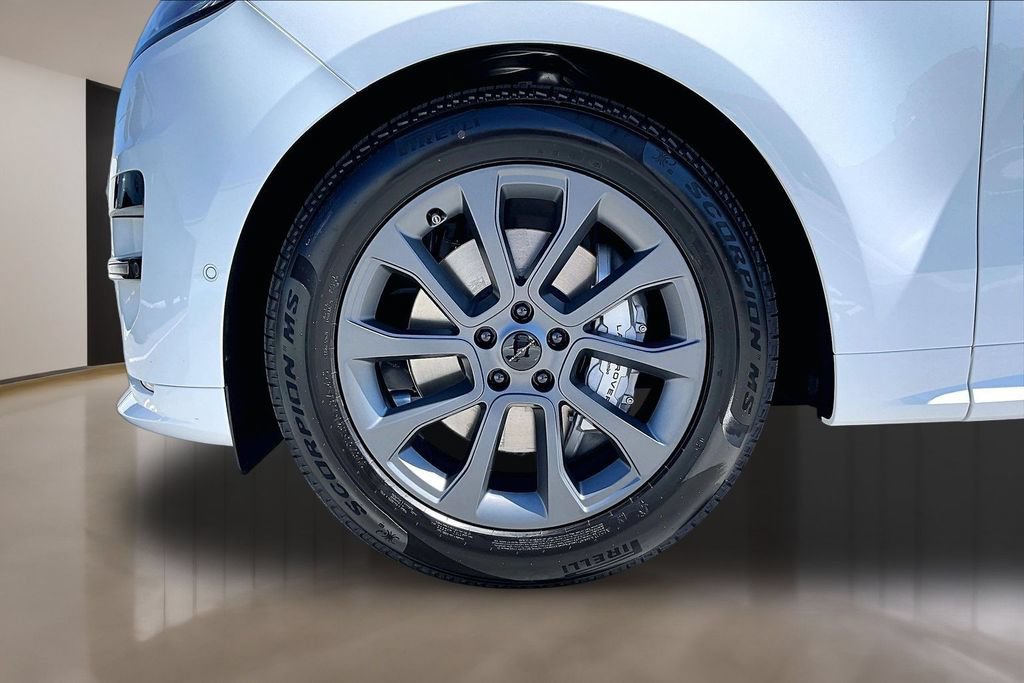 New 2026 Land Rover Range Rover Sport Dynamic SE AWD/4WD image 13