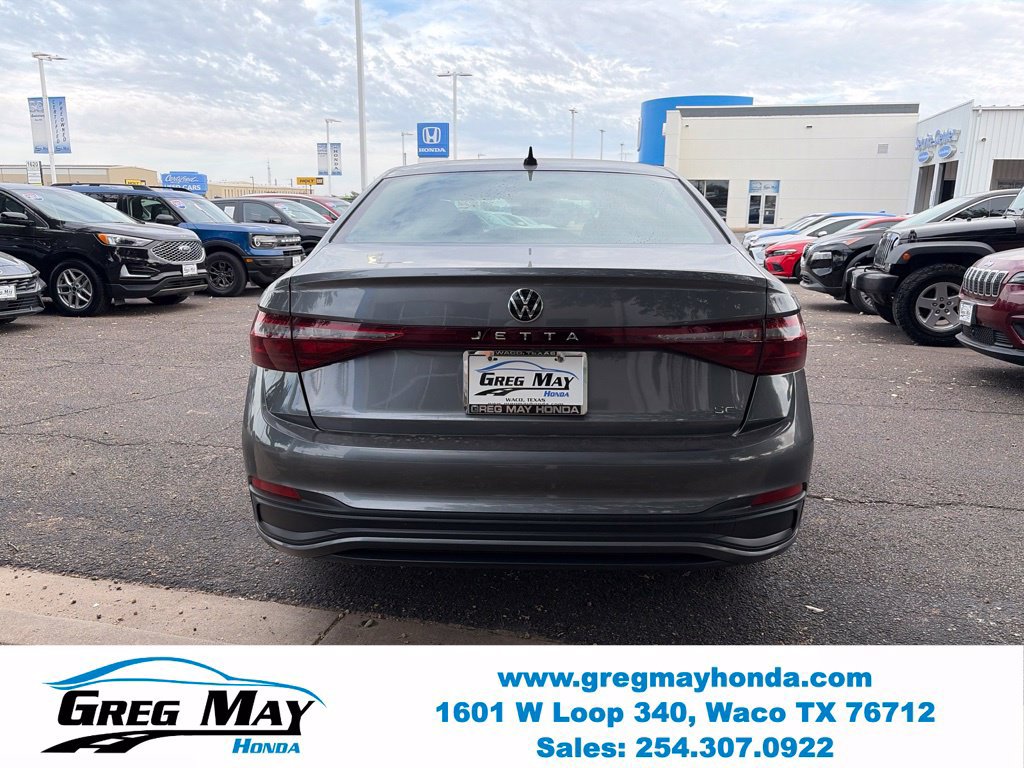 Used 2025 Volkswagen Jetta SE FWD image 7