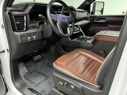 Used 2025 GMC Sierra 3500 Denali Ultimate image 19