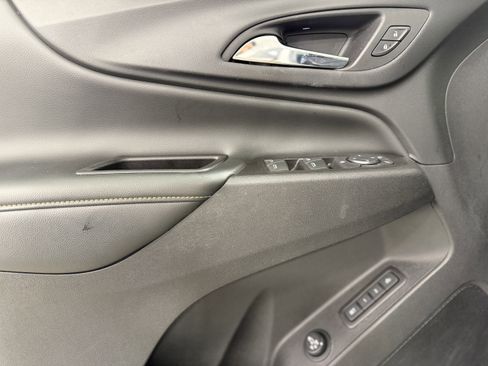 Used 2018 Chevrolet Equinox Premier image 14