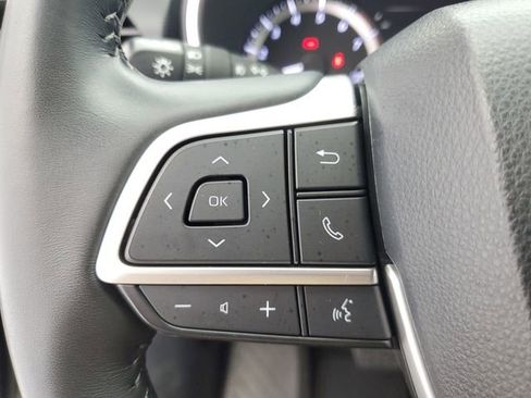 Used 2024 Toyota Highlander XSE FWD image 24