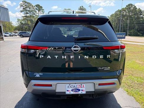 Used 2024 Nissan Pathfinder Platinum AWD/4WD image 4