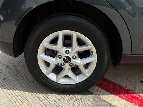 Used 2024 Kia Soul LX w/ Option Group 015 FWD image 9