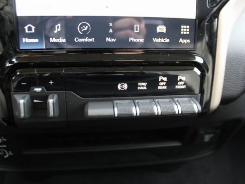 Used 2024 RAM 2500 Laramie image 26