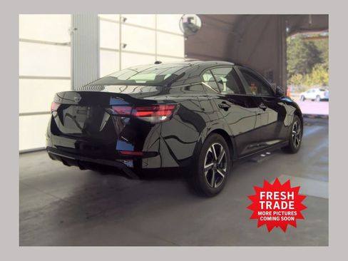 Used 2025 Nissan Sentra SV FWD image 1