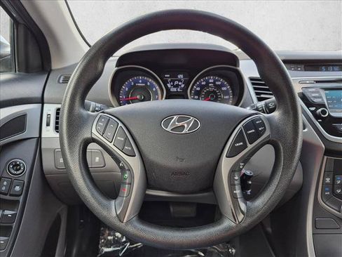 Used 2015 Hyundai Elantra SE w/ Option Group 02 FWD image 10