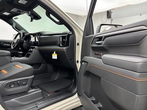 New 2026 GMC Sierra 1500 AT4 w/ AT4 Premium Package AWD/4WD image 34