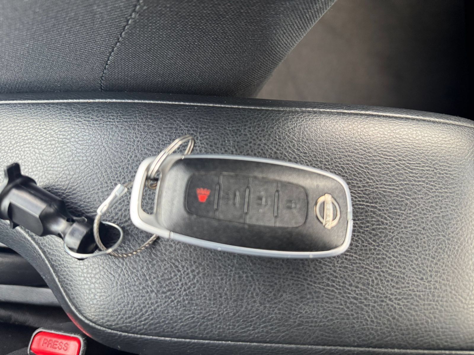 Used 2025 Nissan Versa SV FWD image 20
