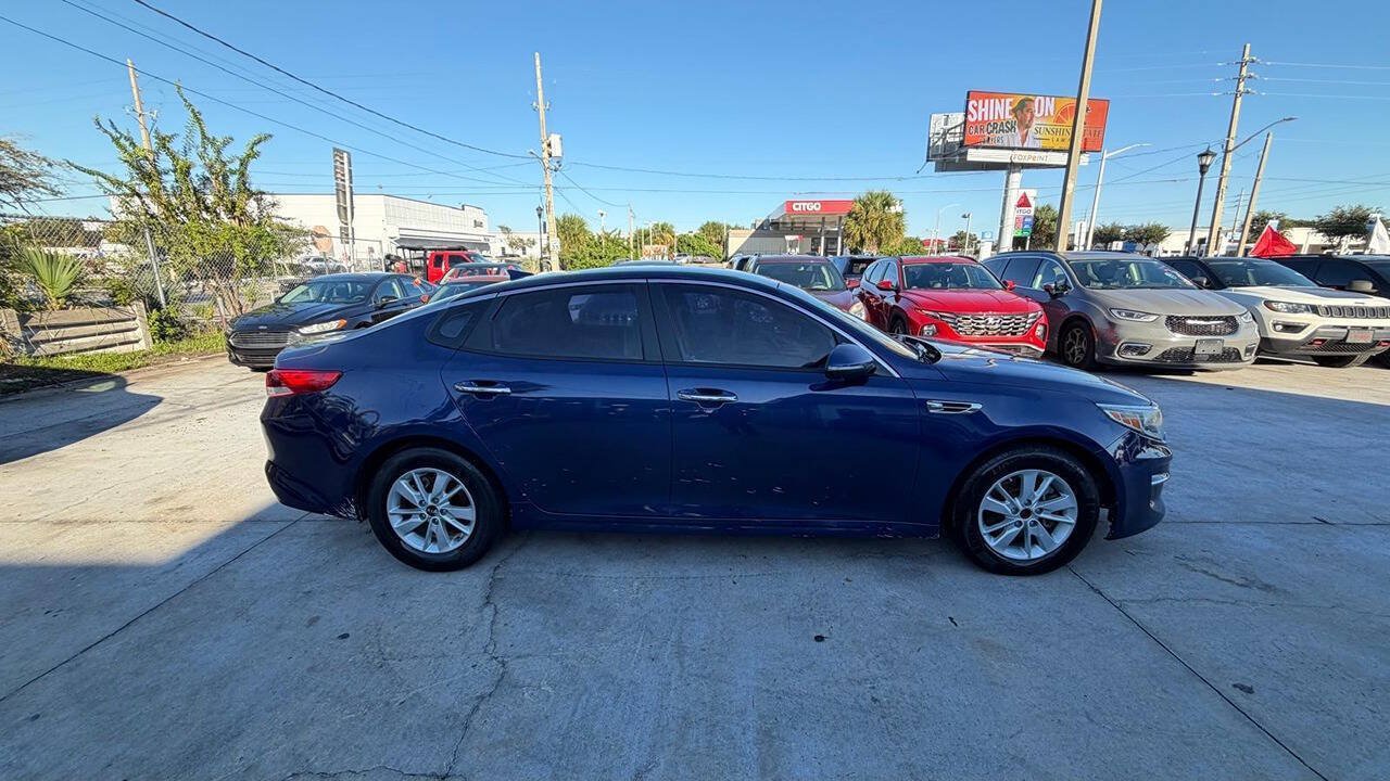 Used 2017 Kia Optima LX FWD image 4