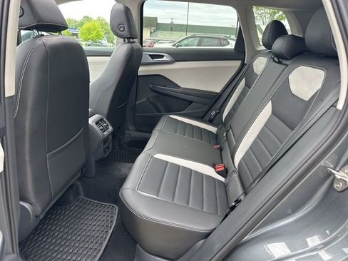 New 2025 Volkswagen Taos SEL image 26