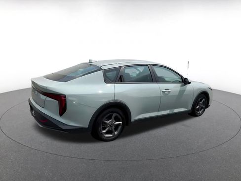 Used 2025 Kia K4 FWD image 15