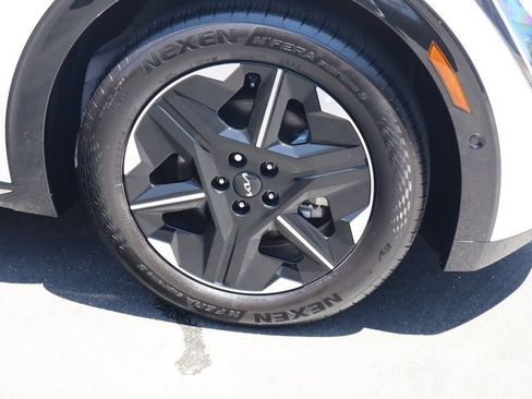 Used 2025 Kia EV6 Wind RWD image 10