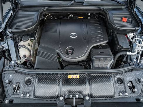 Used 2025 Mercedes-Benz GLS 450 4MATIC image 19