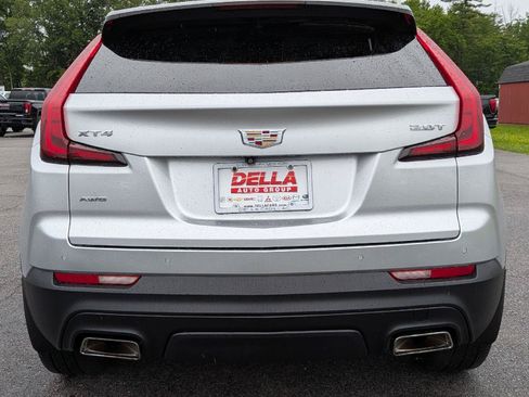 Used 2019 Cadillac XT4 Luxury w/ Cold Weather Package AWD/4WD image 9