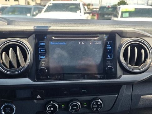 Used 2017 Toyota Tacoma 2WD Double Cab image 13