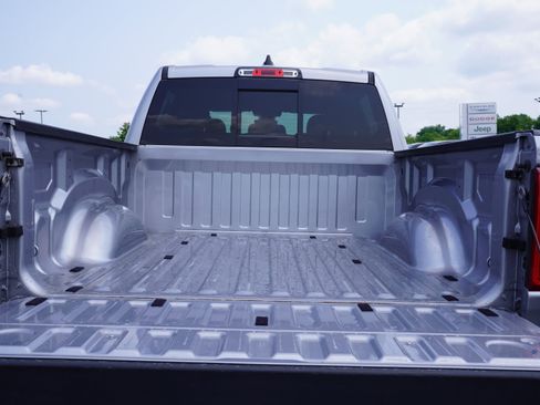 Used 2019 RAM 1500 Big Horn AWD/4WD image 8