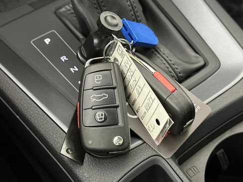 Used 2025 Audi Q3 2.0T Premium image 23