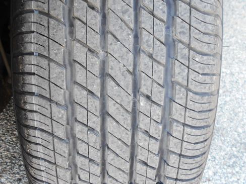 Certified 2024 Chrysler Pacifica Touring-L image 12