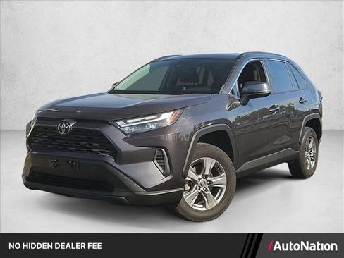 Used 2022 Toyota RAV4 XLE AWD/4WD image 1