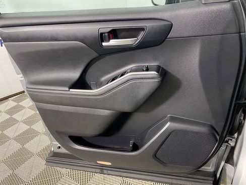 Used 2023 Toyota Highlander XSE image 23