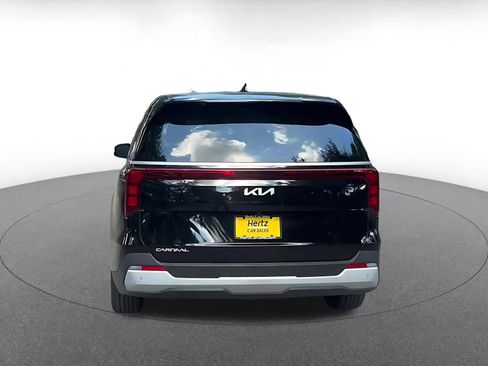 Used 2026 Kia Carnival FWD image 12