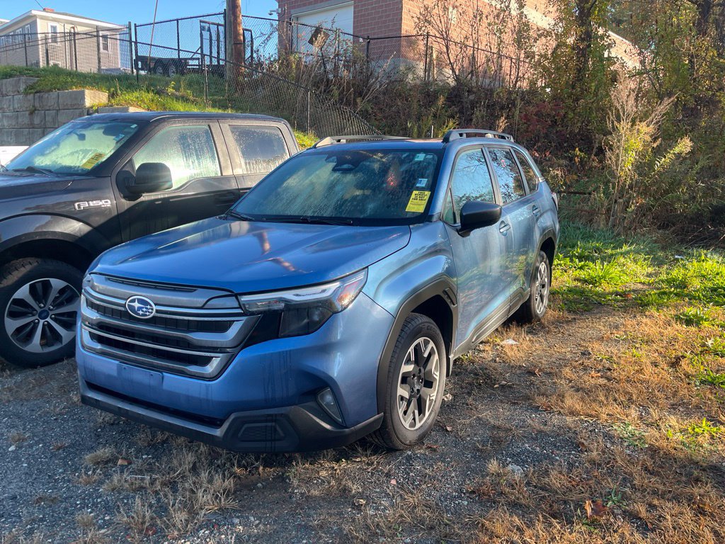 Used 2025 Subaru Forester Premium AWD/4WD image 3
