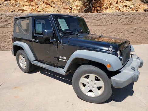Used 2017 Jeep Wrangler Sport w/ Quick Order Package 24S AWD/4WD image 3